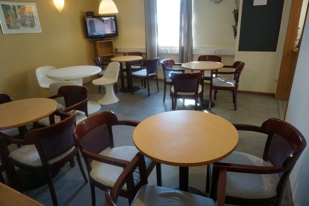 Izkamage Hotel Vasteras Bagian luar foto